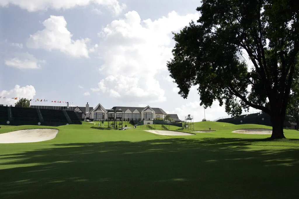 <p>FILE &#8211; In this Aug. 5, 2007, file photo, the 18th fairway with the Southern Hills Country Club clubhouse visible is viewed at the 89th PGA Golf Championship in Tulsa, Okla. The 2022 PGA Championship, originally scheduled for Trump National in New Jersey, will be played at Southern Hills. (AP Photo/Rob Carr, File)</p>
