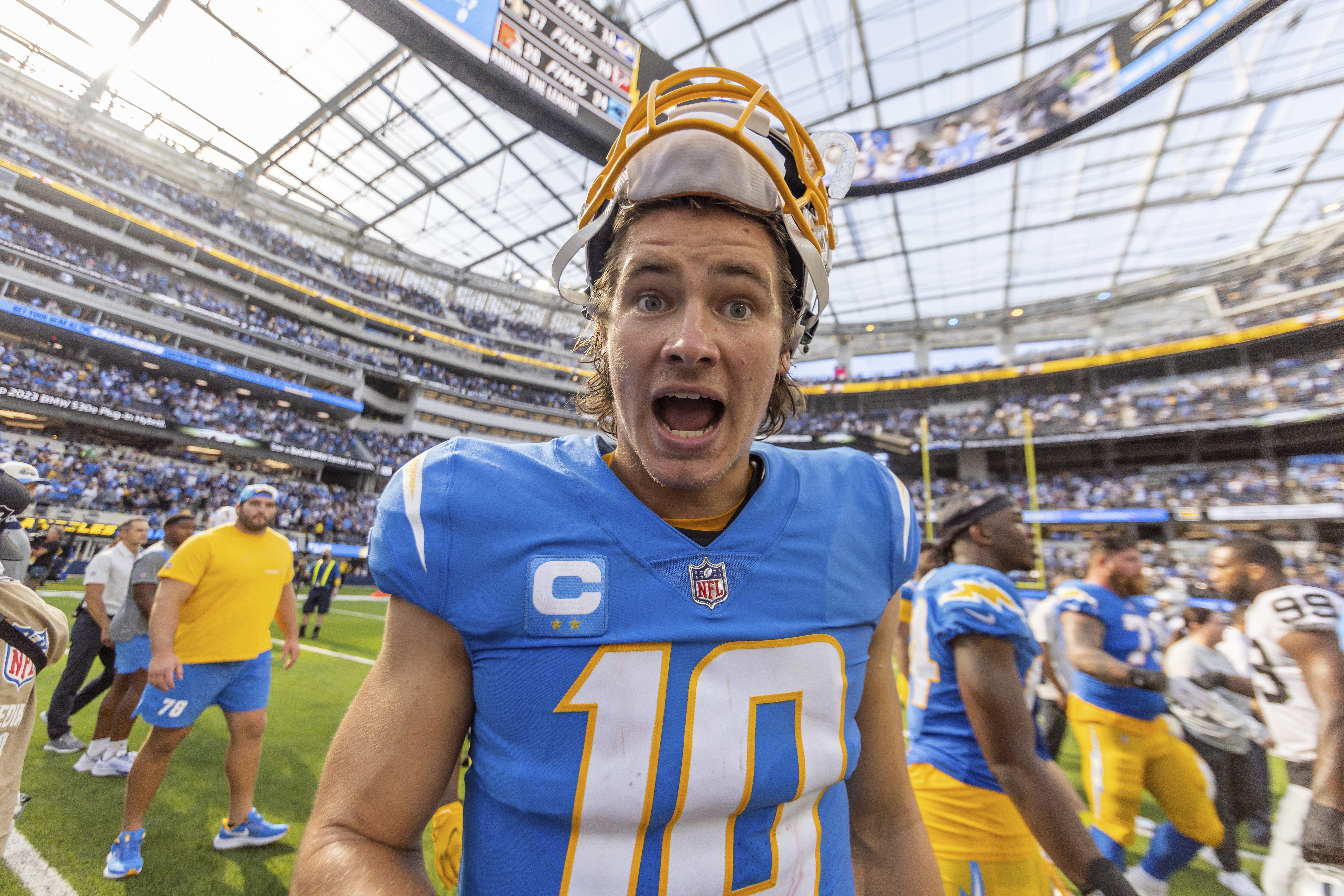 Monday Night Football Sharp Report: Chargers at Colts - VSiN Exclusive News  - News