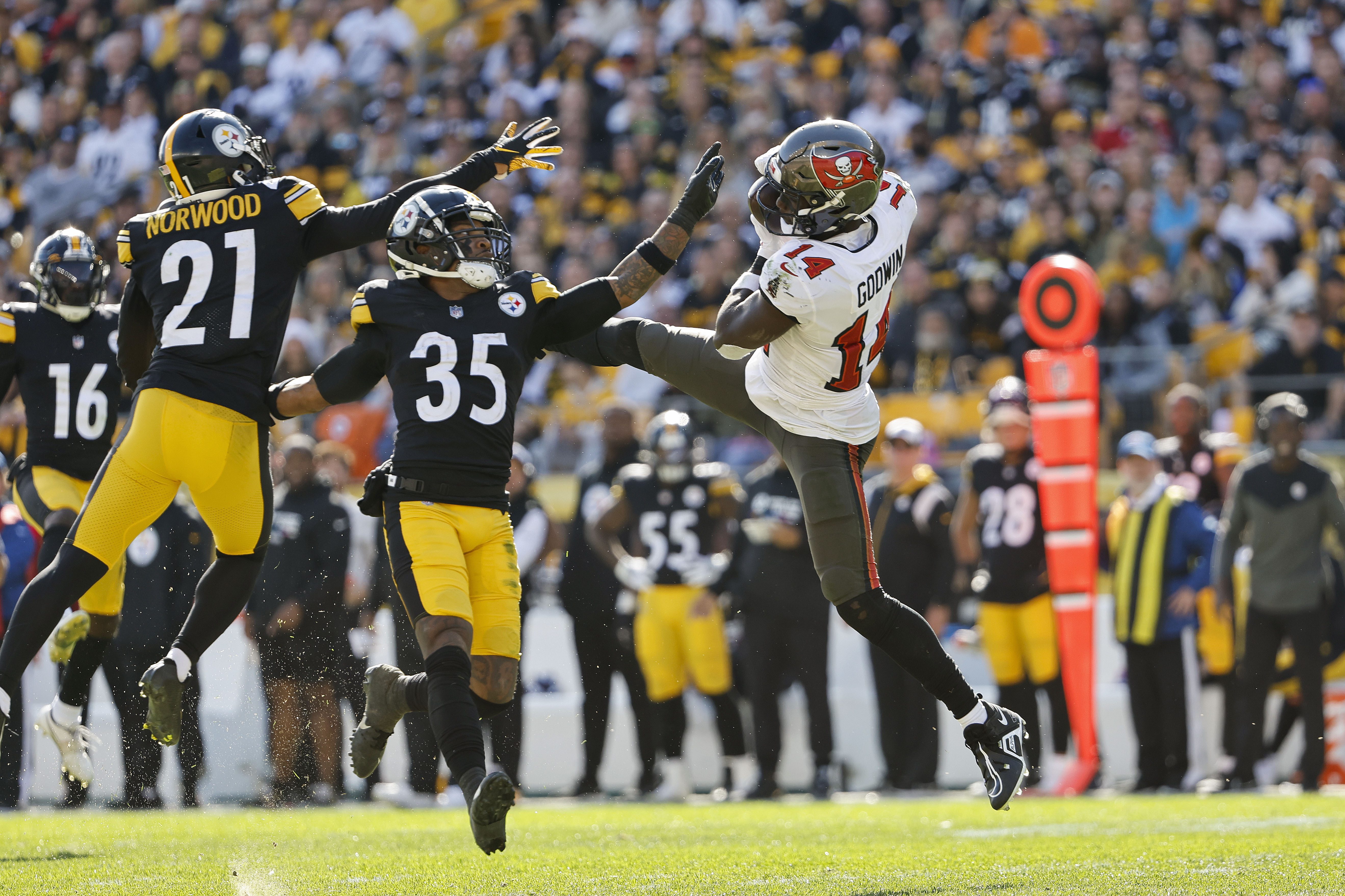 NFL Preseason Odds for Friday Night: Steelers vs Buccaneers, Commanders vs  Browns, More